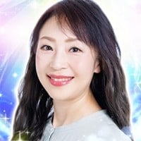 電話占いピュアリに所属している宇歌先生
